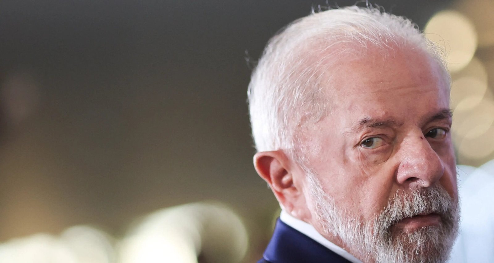 Revogação de visto de assessor ligado a Trump repercute na imprensa internacional - Imagem do artigo