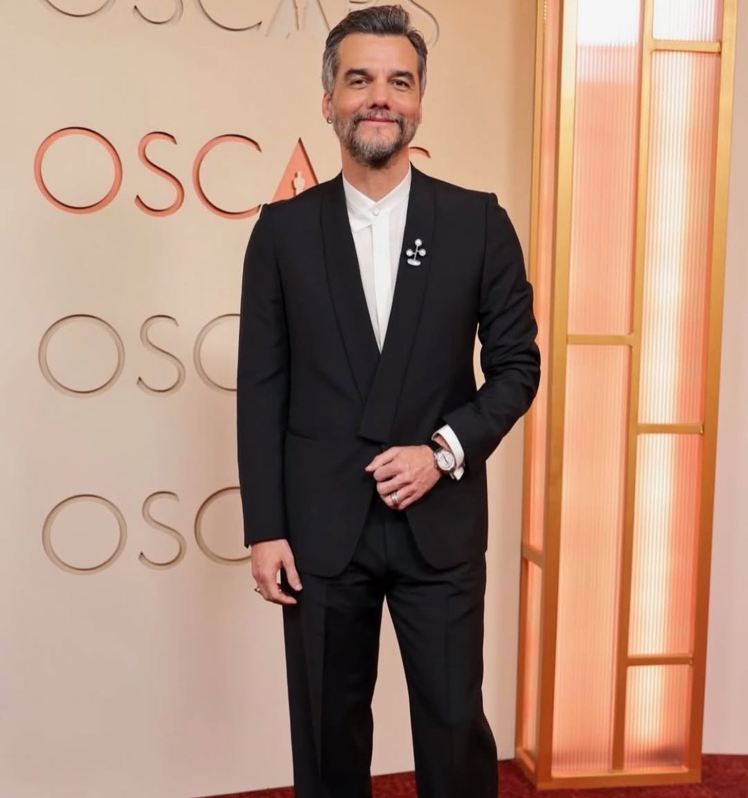 Relógios de Wagner Moura e Gabriel Leone brilham no Oscar 2026 e entram em listas internacionais de destaque - Imagem do artigo