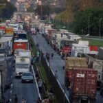 Fiscalização do frete mínimo, pressão sobre caminhoneiros e ajustes na Petrobras lideram interesse dos investidores na semana