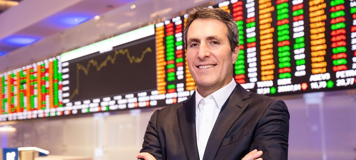 Santander Brasil confirma saída de Mario Leão e escolhe Gilson Finkelsztain como novo CEO, mantendo foco em eficiência e crédito seletivo - Imagem do artigo